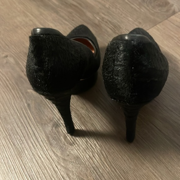 L.A.M.B Black Dyed Calf Hair Nikko Platform Heels Sz 6 - Picture 13 of 16